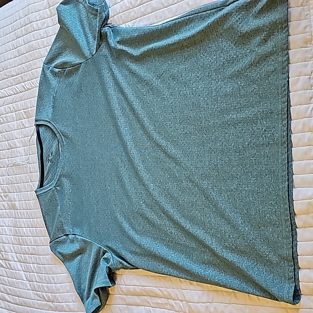 Z by Zella L athletic shirt